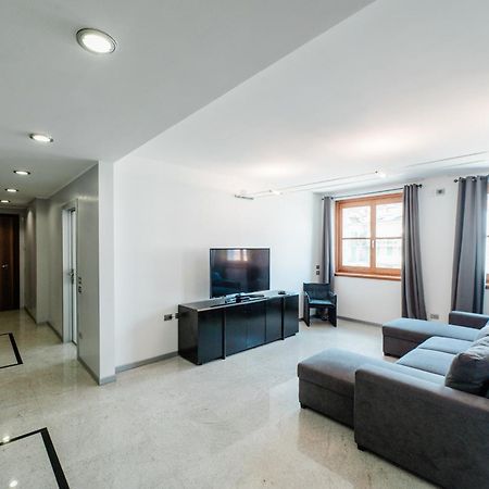 P&P Luxury Apartment แบร์กาโม ภายนอก รูปภาพ
